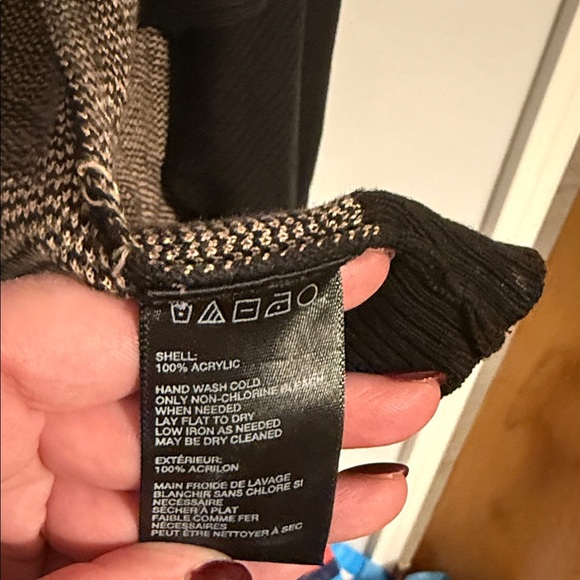 Staring at Stars Black Floral Large Heavy Cardigan Open - Picture 5 of 8